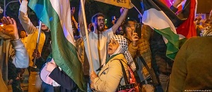 ألمانيا.. مظاهرة لتيارات يسارية في لايبتسيج تأييدًا للفلسطينيين واحتجاجًا على يسار مؤيد لإسرائيل 